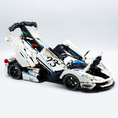 LaFerrari FXXK EVO a escala 1:8 | Edición personalizada con pintura en blanco perla (4580 piezas)