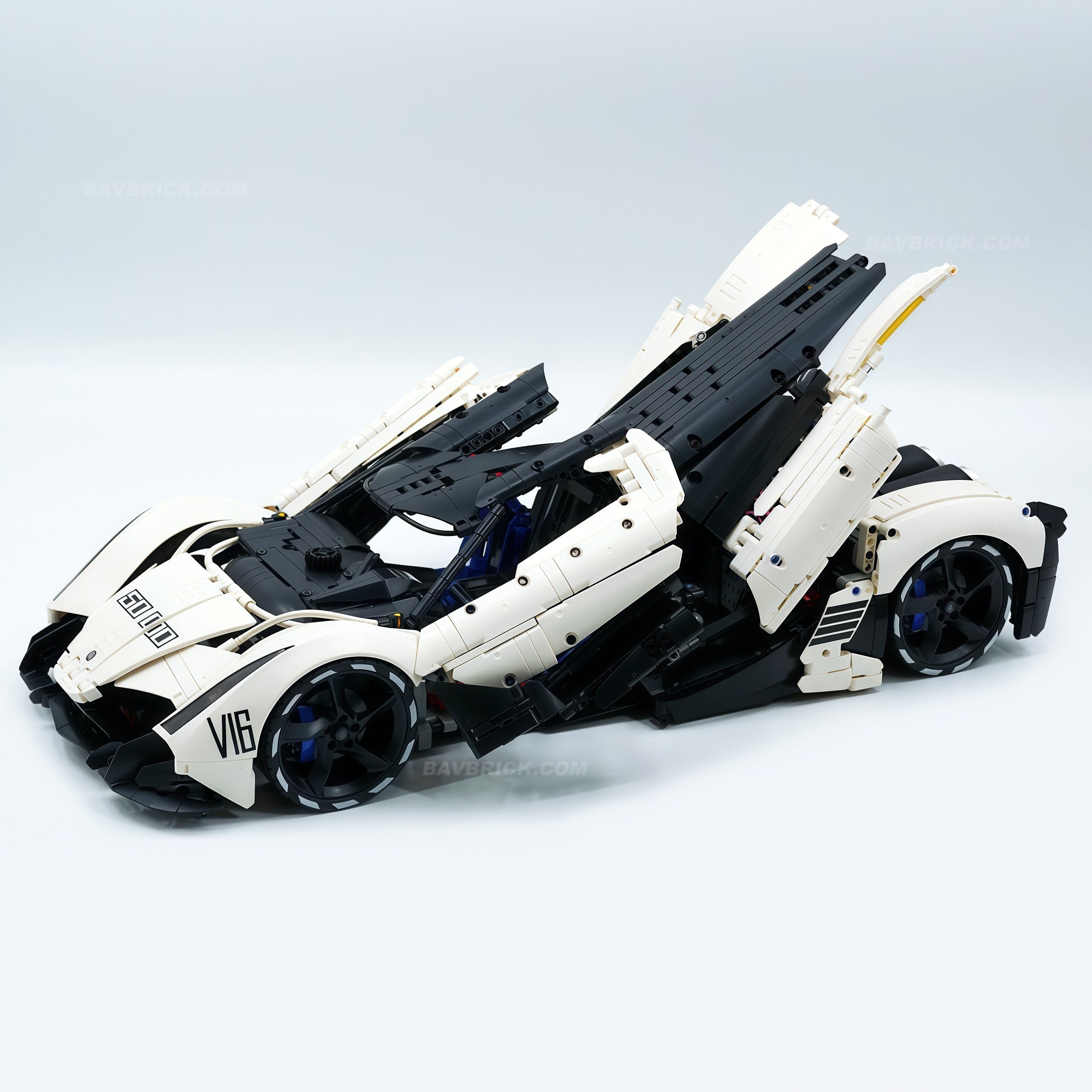 1:8 Devel sixteen V16 | Officially licensed (4016PCS) - BAV BRICK