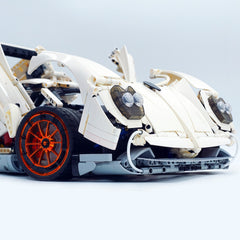 1:8 Pagani Utopia | Paint White Collector’s Edition (4719 PCS)