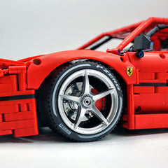 1:8 The Ultimate Ferrari F40 Supercar (4026 PCS)