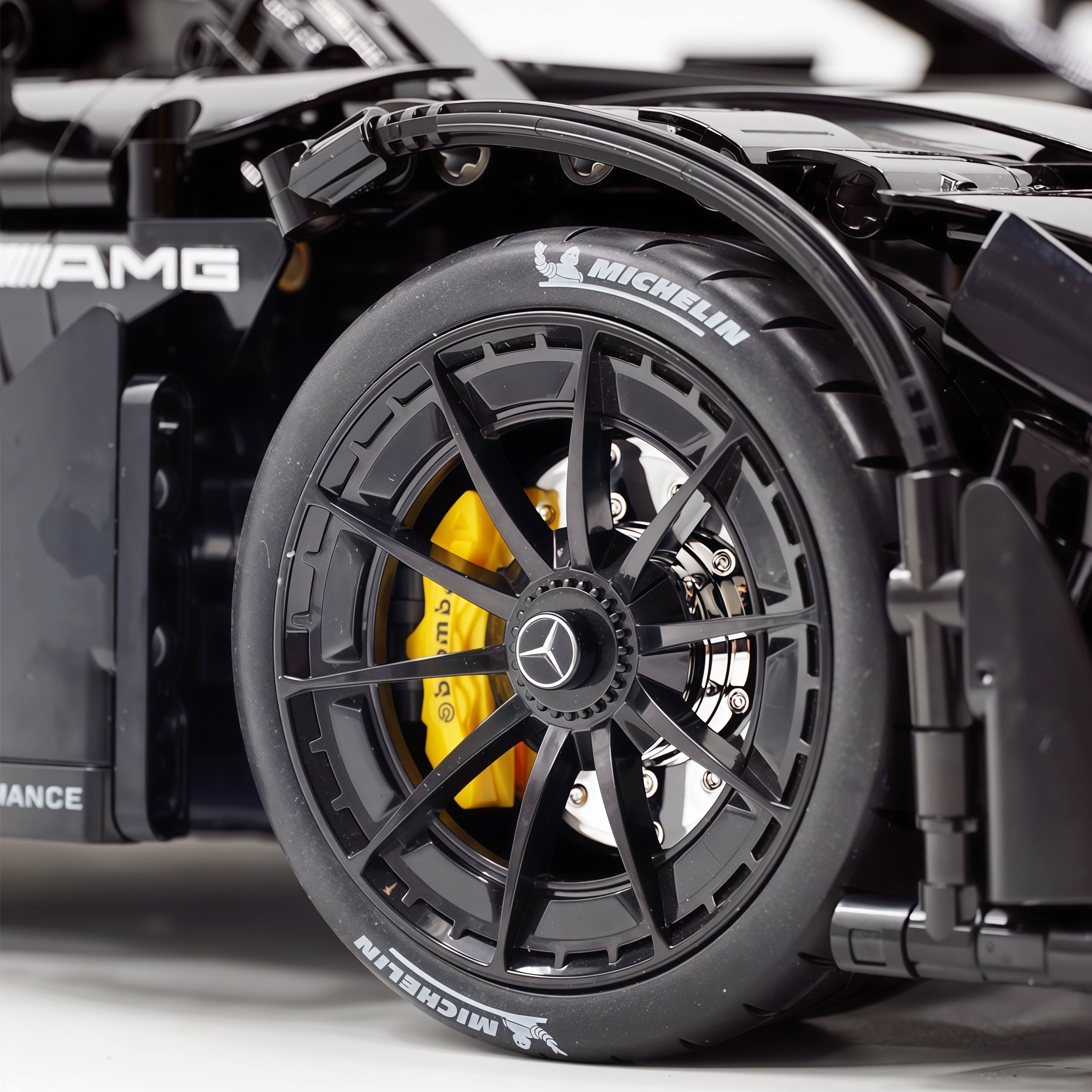 1: 8 Mercedes AMG ONE Pearlescent Black Limited Edition, Fully Detailed Simulation, The Ultimate Collectible (3295 Pcs)