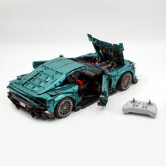 1:8 Aston Martin Valour | RC British Hypercar | Emerald Green Pearlescent Paint Edition (3828 PCS) - BAV BRICK