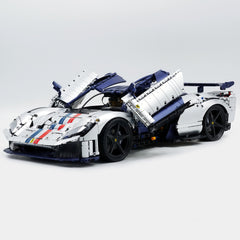 The Ultimate FERRARI F80 Prancing Horse Hypercar 4702pcs | Silver Limited Edition