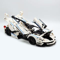 1:8 The Ultimate Italian Hybrid Hypercar EVO | White Italian Flagship
