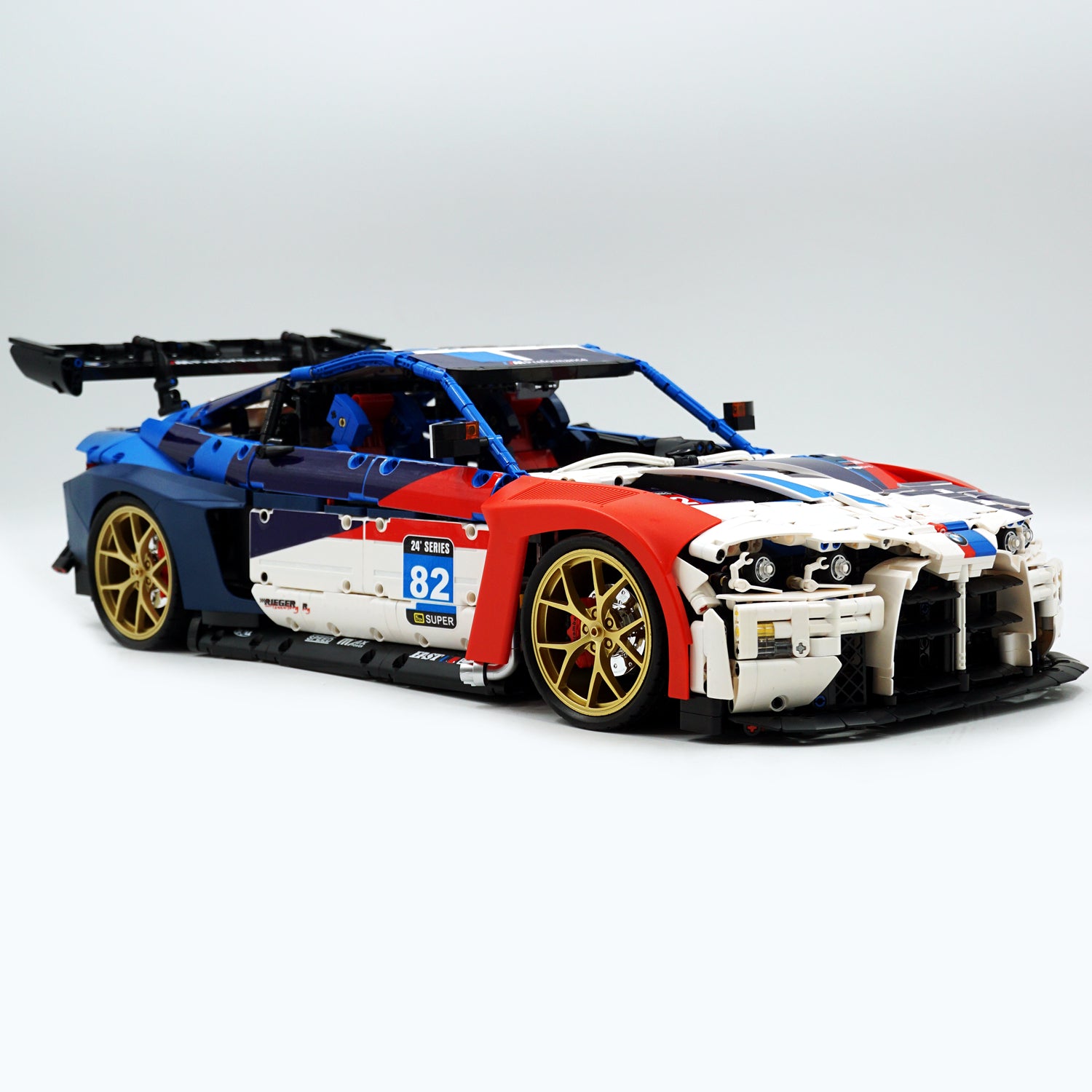 1: 8 BMW M4 Sportcar Building Set, Fully Detailed Simulation, The Ultimate Collectible (4556Pcs) - BAV BRICK