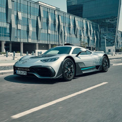 1: 8 Mercedes AMG ONE Pearlescent Black Limited Edition, Fully Detailed Simulation, The Ultimate Collectible (3295 Pcs)