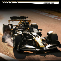 1:8 Brad Pitt No.7 Black Gold F1 | Remote Controlled Grand Prix Machine (1900pcs)