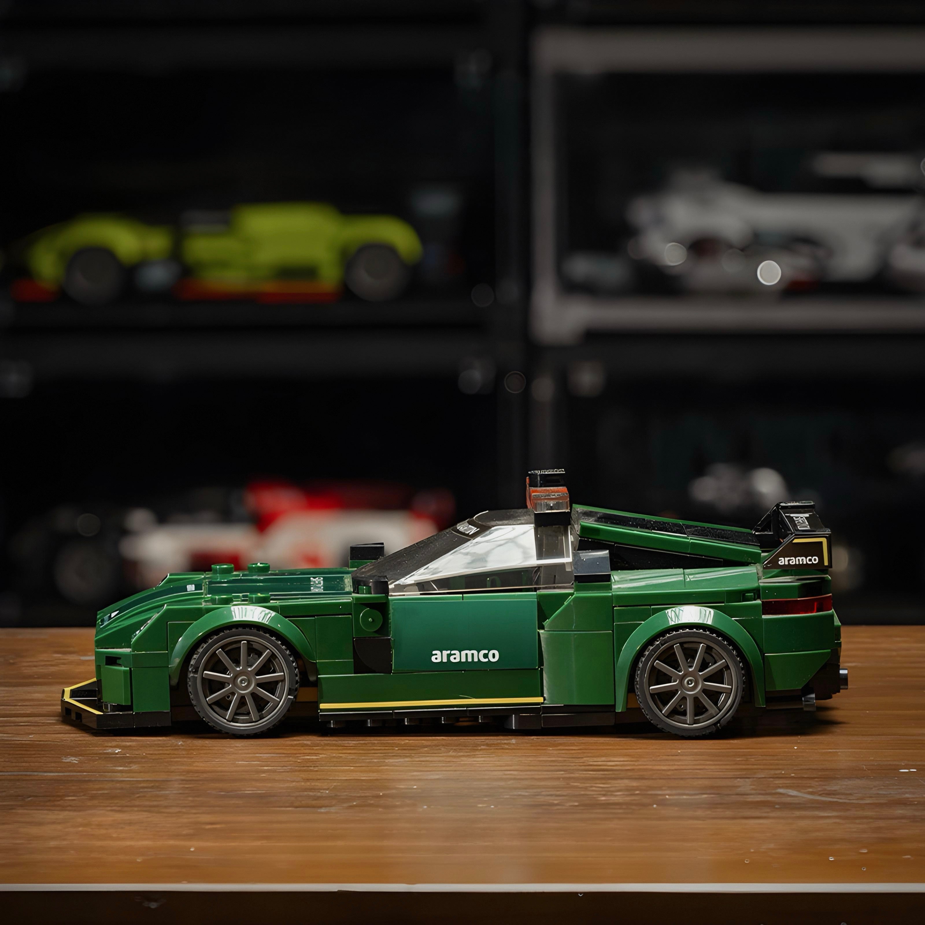 1: 24 BRITISH F1 SAFETY CAR (352 PCS)