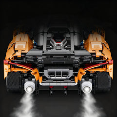 1:8 McLaren Streamer Orange Limited Edition (3466+ PCS) - BAV BRICK