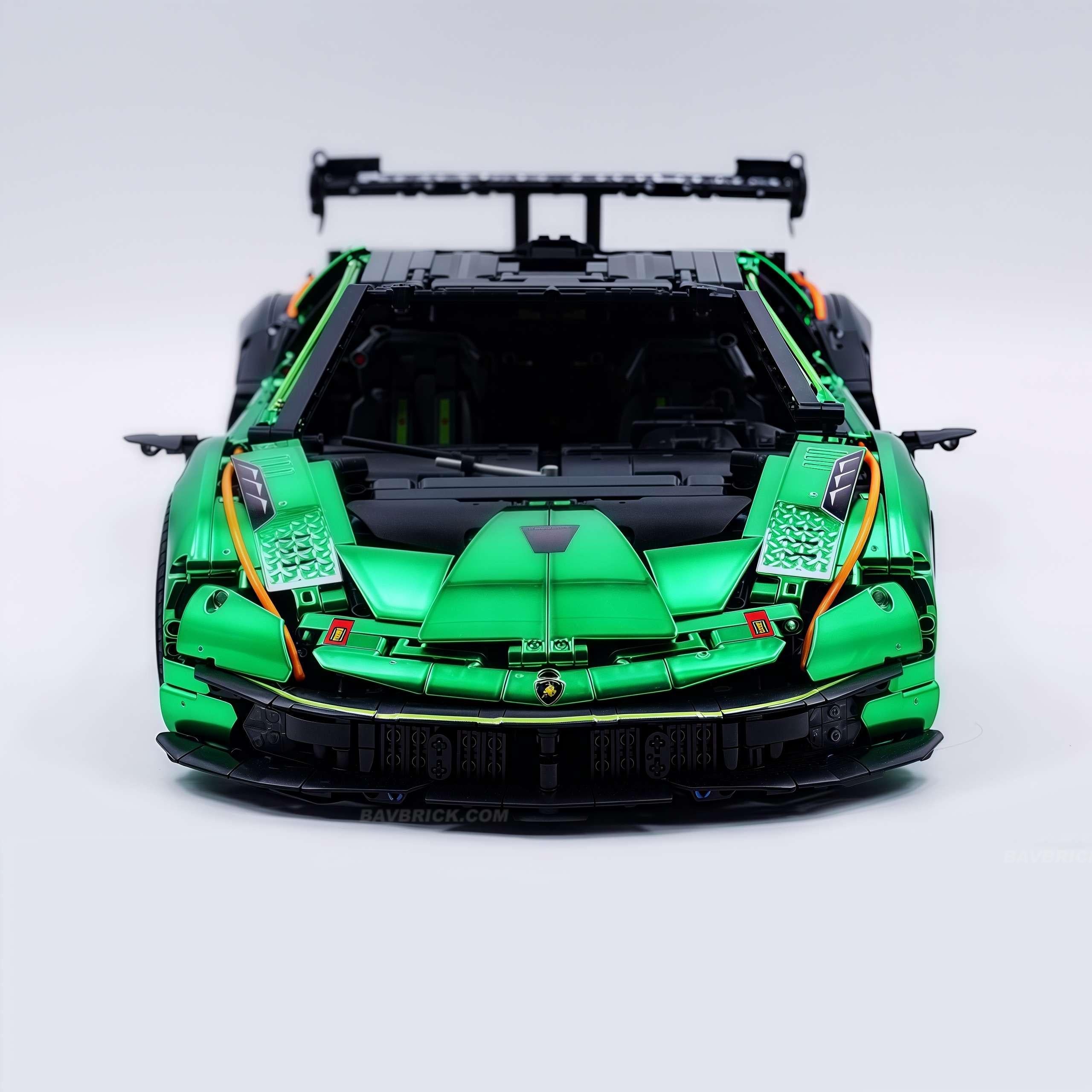 1: 8 The Ultimate Lamborghini Essenza SCV12, Mirror Green Plated Limited Edition (4100+PCS)