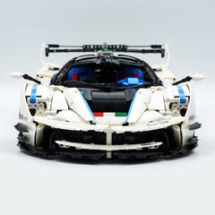 LaFerrari FXXK EVO a escala 1:8 | Edición personalizada con pintura en blanco perla (4580 piezas)