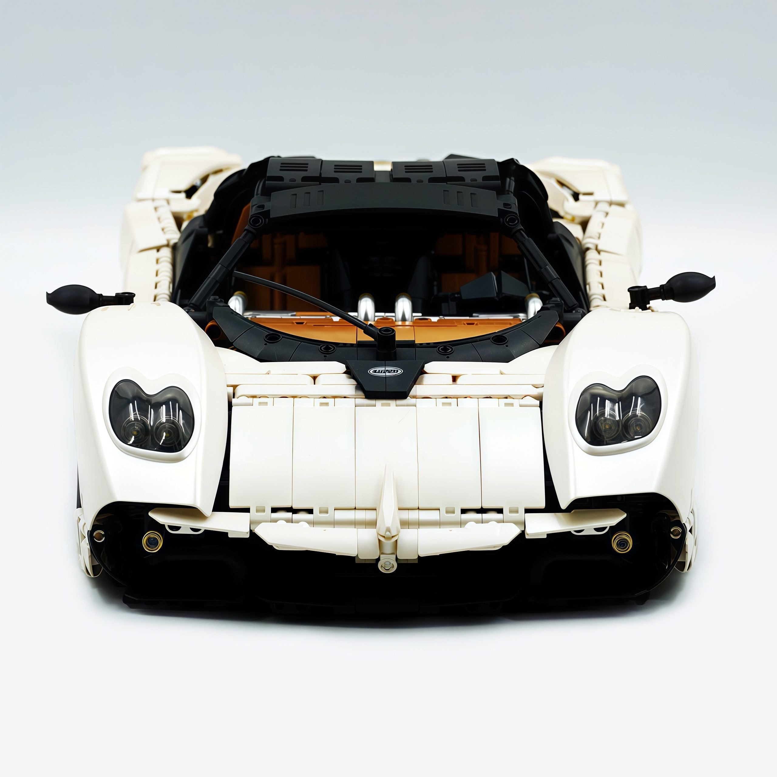 1:8 Pagani Utopia Custom off-white paint – The Ultimate V12 Italian Hypercar (4688 PCS) - BAV BRICK