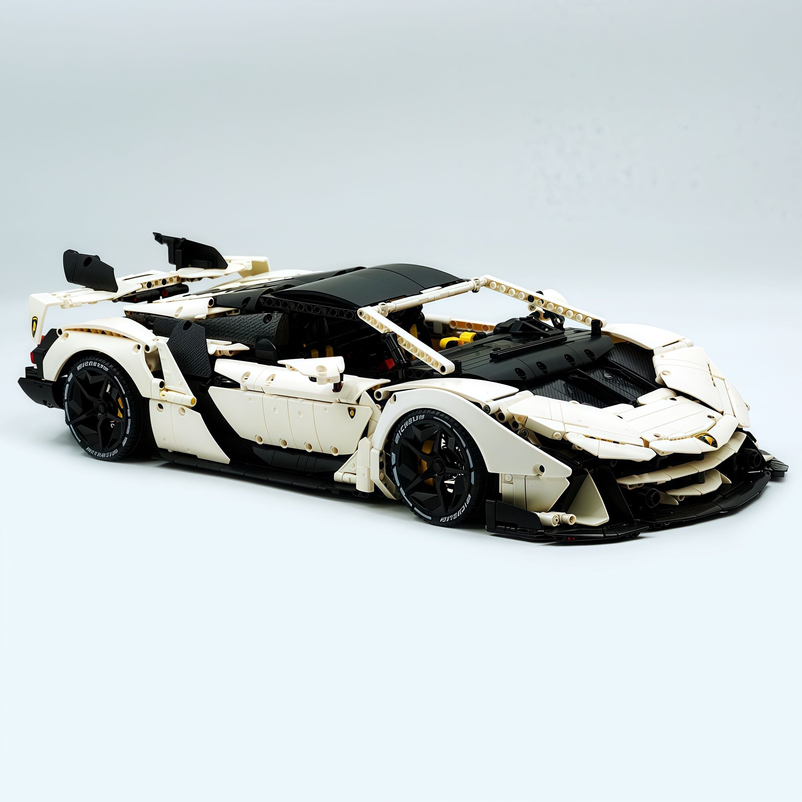 1: 8 Lamborghini One Off: Auténtica, White Goddess Version, Motorized Convertible Switch Mode, Full Vehicle Motorization (3392 Pcs)