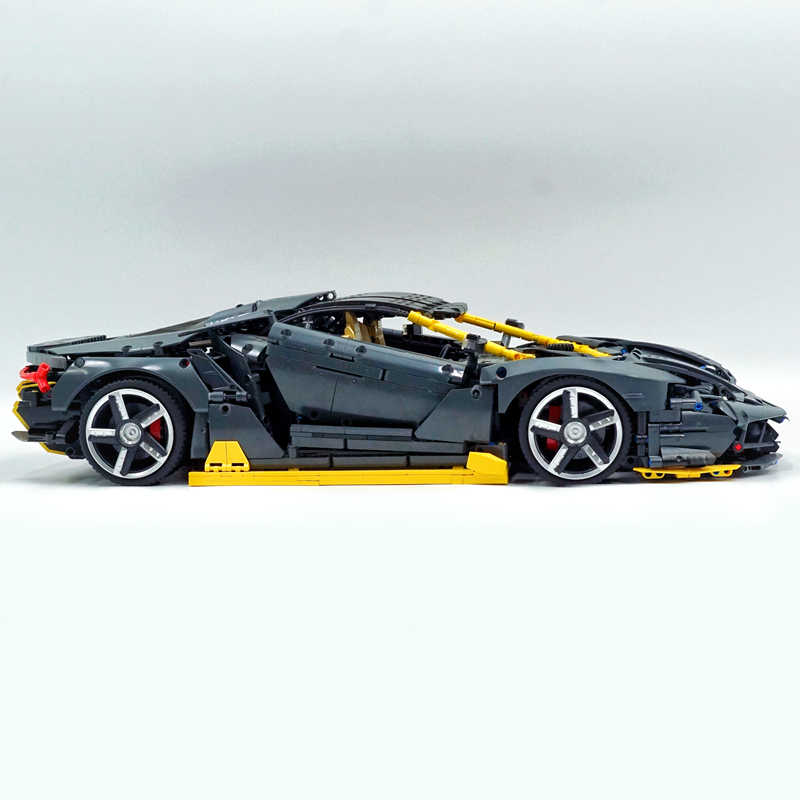 1:8 Lamborghini Centenario | Red Special Edition (3874 PCS)