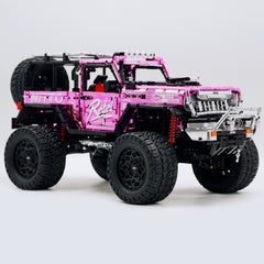 1: 6 Jeep Wrangler Off-Road Electroplating Pink Limited Edition (2121 PCS)