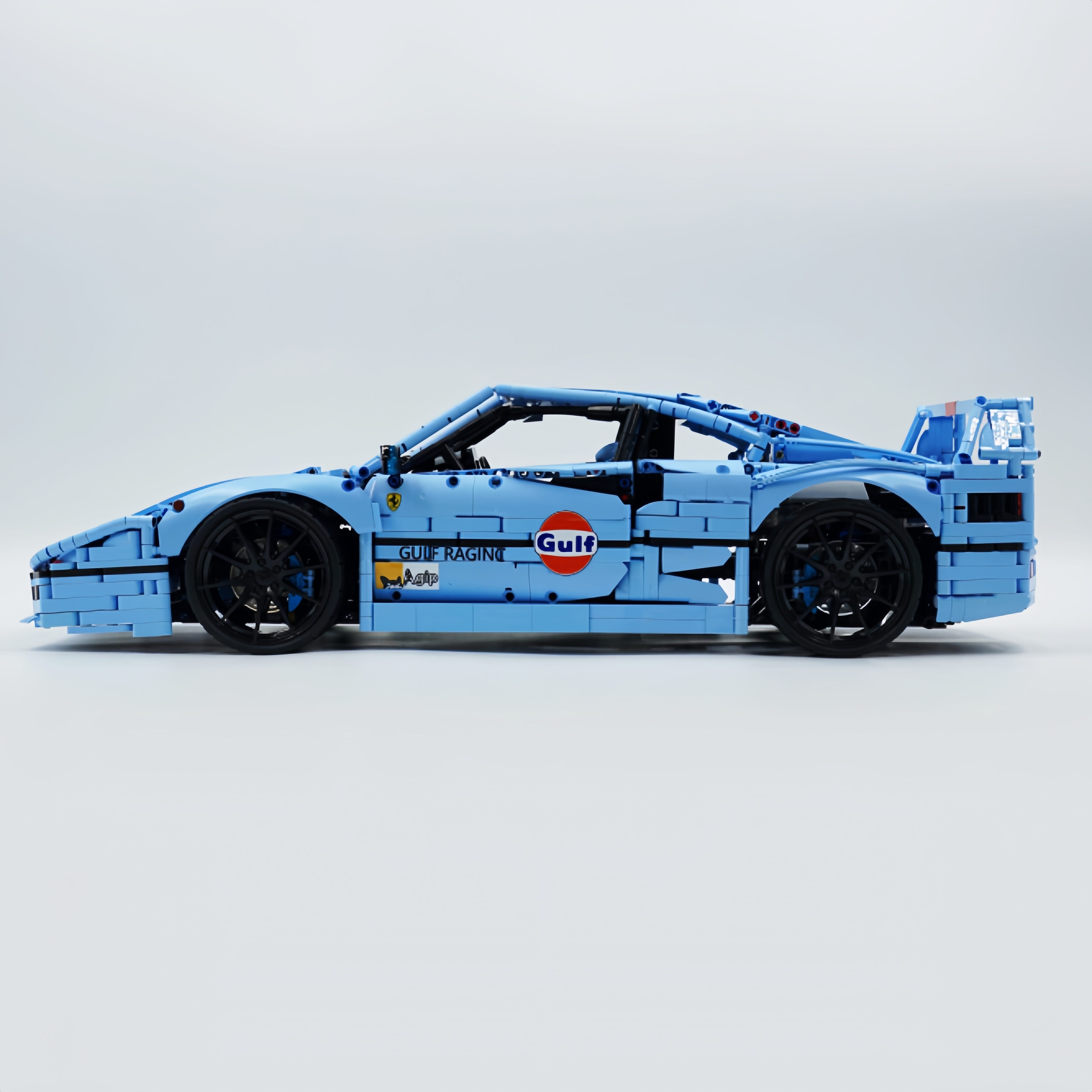 1:8 The Ultimate Ferrari F40 Supercar, Gulf Blue Custom Edition (4026 PCS)