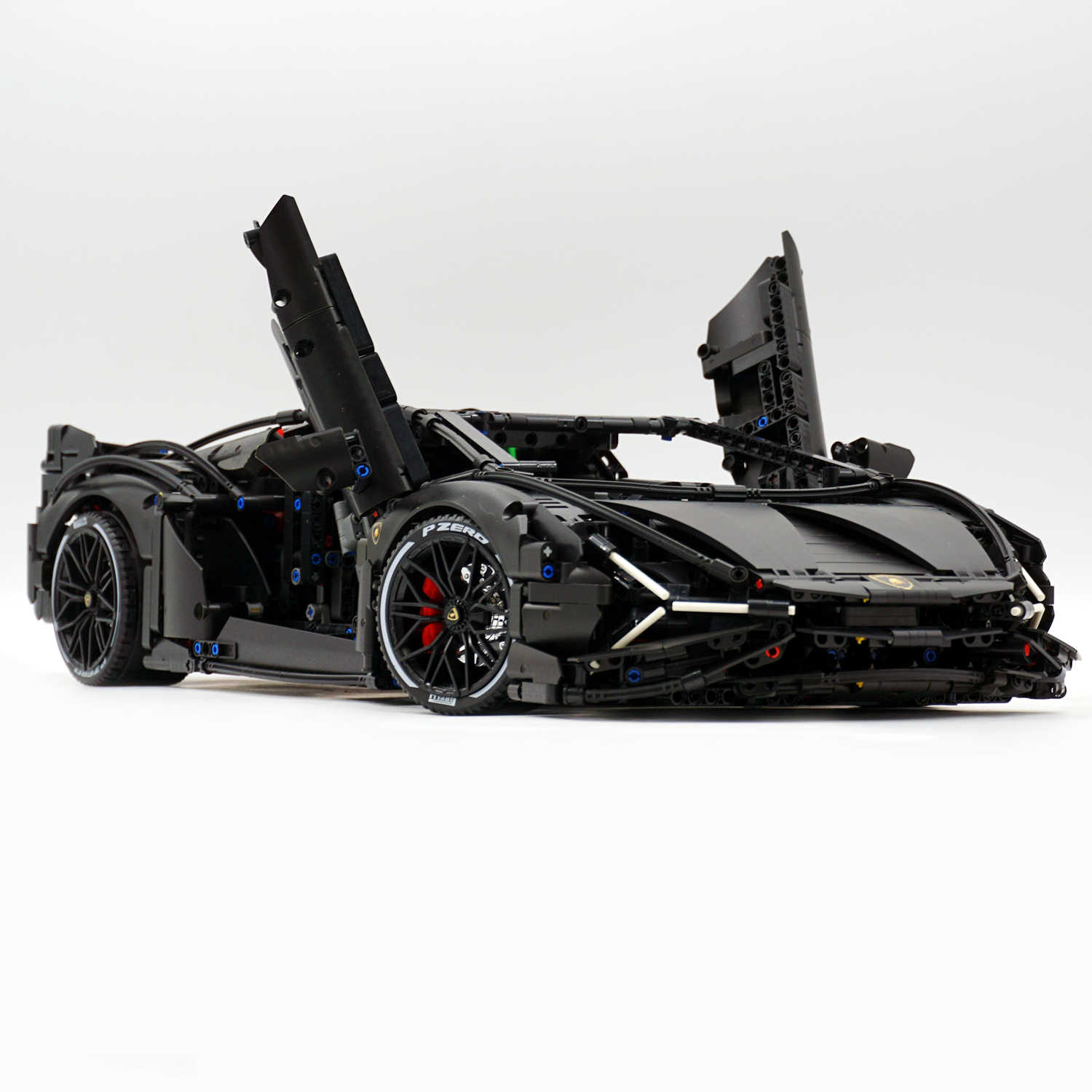 1: 8 Lamborghini Sian Black Special Edition (3696 PCS)