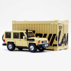 Toyota Land Cruiser | Officially Licensed Off-Road Legend | Container Display Case (536 PCS)
