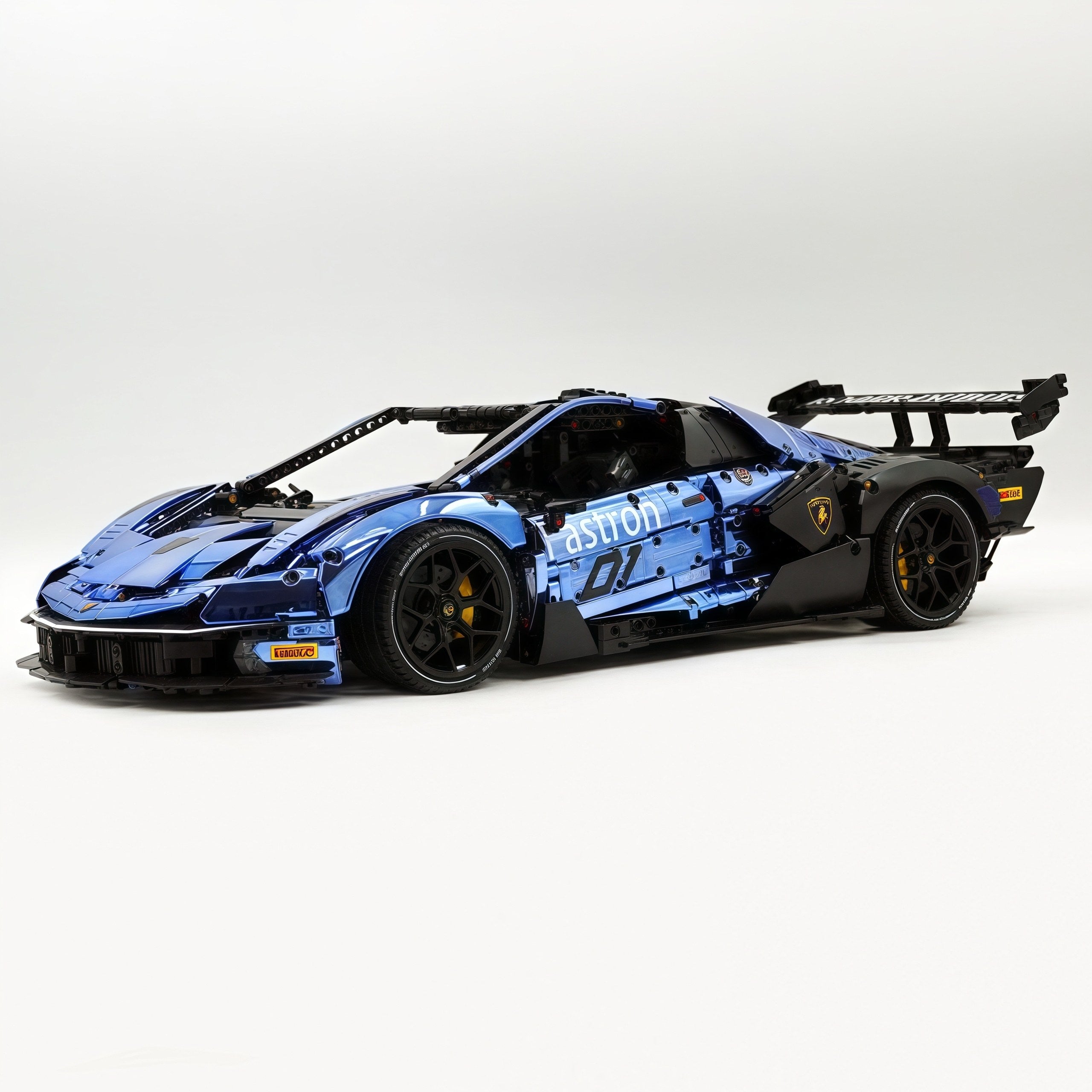 1: 8 The Ultimate Lamborghini Essenza SCV12, Mirror Blue Plated Limited Edition (4100+PCS)