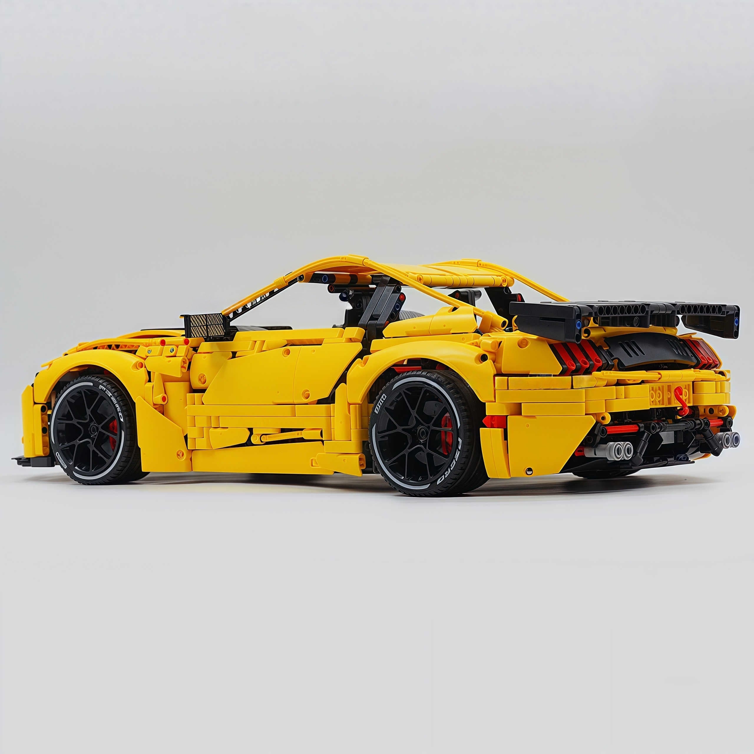 1: 8 Ford Shelby GT500, Yellow Customized Version (3400PCS)