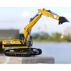 REMOTE CONTROLLED DIGGER (1830 PCS)