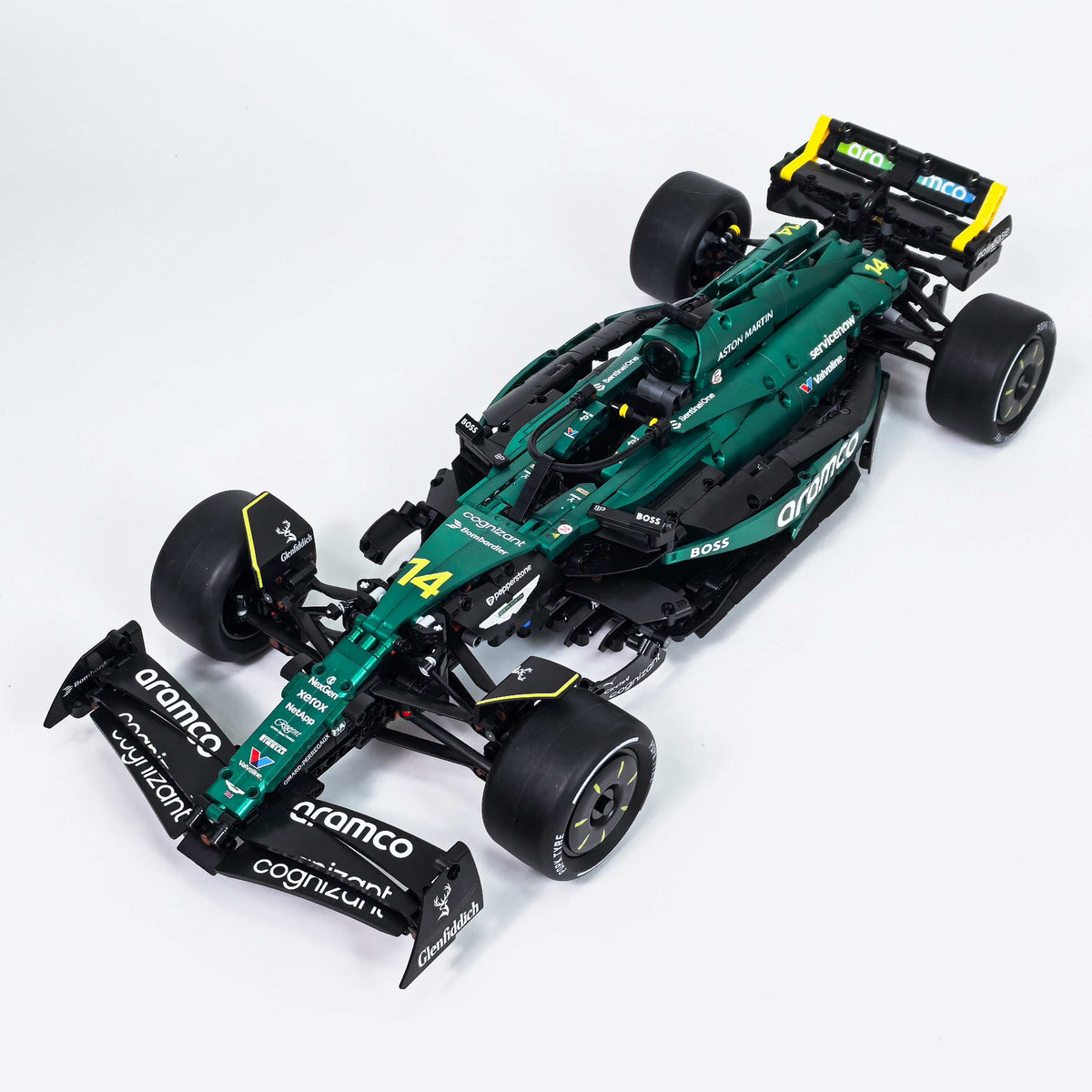 Aston Martin AMR25 F1 a escala 1:8 (1912 piezas)