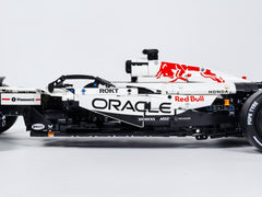 1:8 Oracle Red Bull Racing RB21 F1 Car | Pearl White Limited Edition (1933+ PCS)
