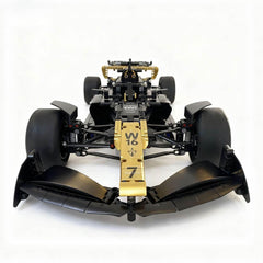 1:8 Brad Pitt No.7 Black Gold F1 | Remote Controlled Grand Prix Machine (1900pcs)