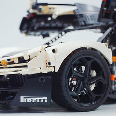 1:8 The Ultimate McLaren W1 | White Custom Edition | Shipped in Original Gift Box (4200+ PCS)
