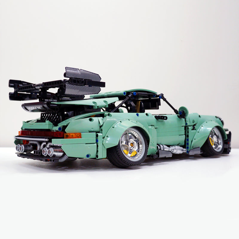 1:10 Green Porsche 964, Limited Edition (2435 Pcs) - BAV BRICK