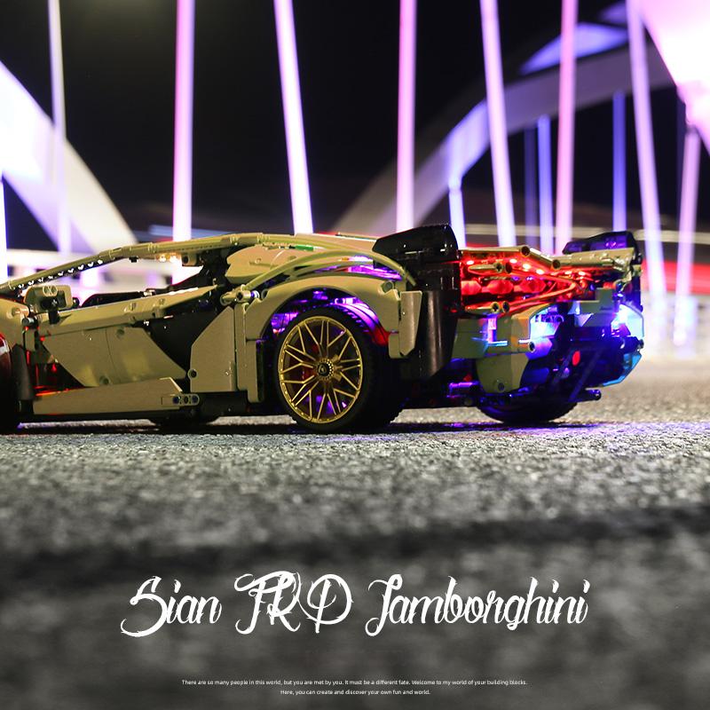 1: 8 Gold Lamborghini Sian Collector's Edition (3955 Pcs) - BAV BRICK