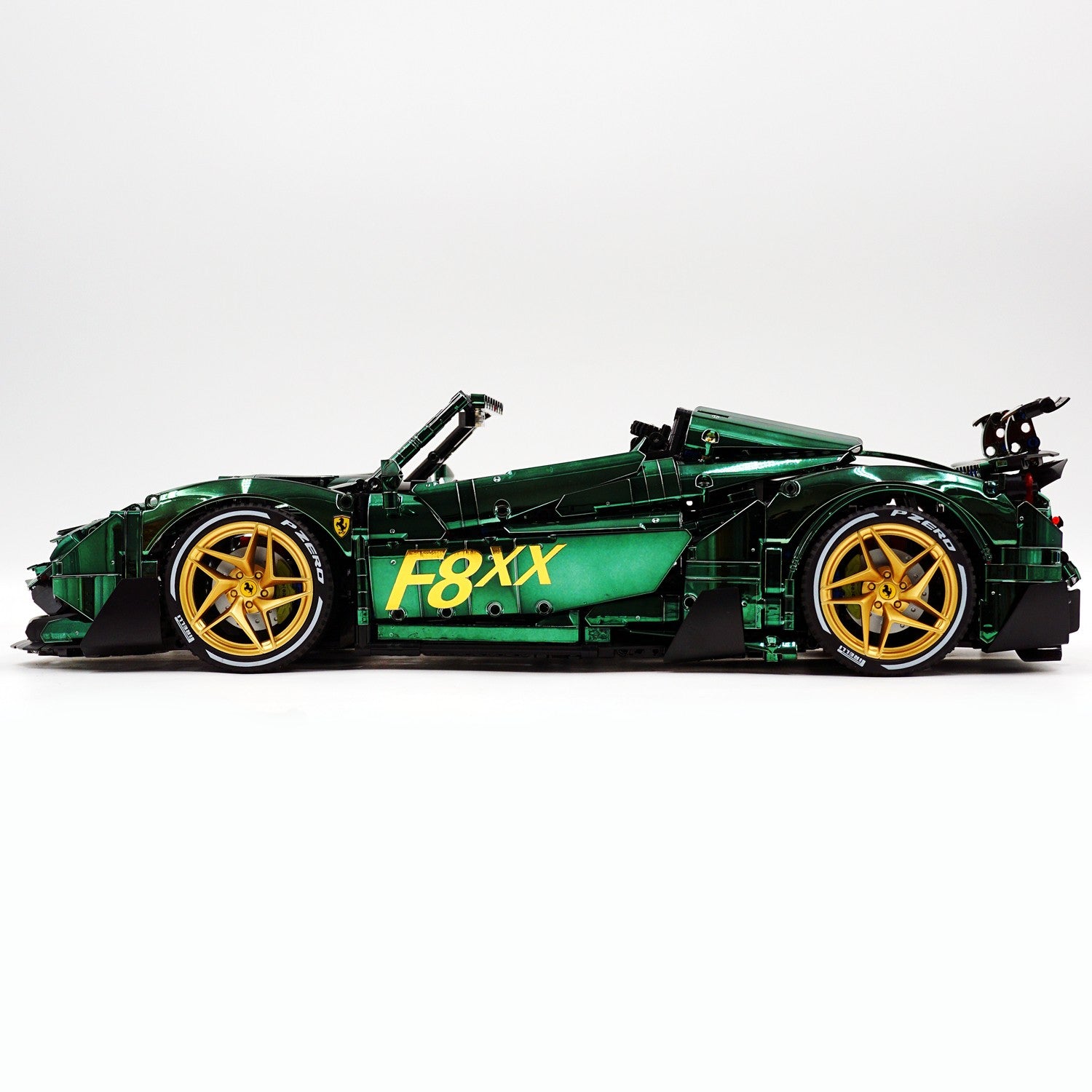 1:8 The Ultimate Ferrari F8XX Convertible, Mirror Venom Green Custom Edition (3781 PCS)