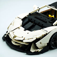 1: 8 Lamborghini One Off: Auténtica, White Goddess Version, Motorized Convertible Switch Mode, Full Vehicle Motorization (3392 Pcs)