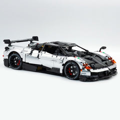 1:8 Pagani Huayra bañado en plata Ultimate Edition (4708 piezas)