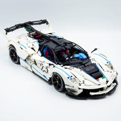 LaFerrari FXXK EVO a escala 1:8 | Edición personalizada con pintura en blanco perla (4580 piezas)