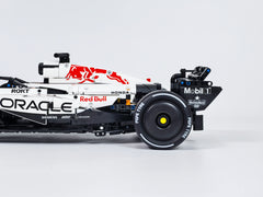 1:8 Oracle Red Bull Racing RB21 F1 Car | Pearl White Limited Edition (1933+ PCS)