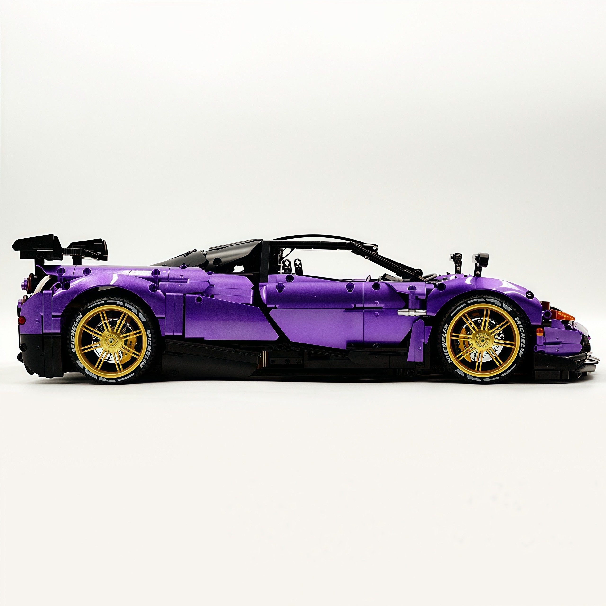 1: 8 Pagani Huayra BC Violet Paint finish Customized Ultimate Edition (4708 Pcs)
