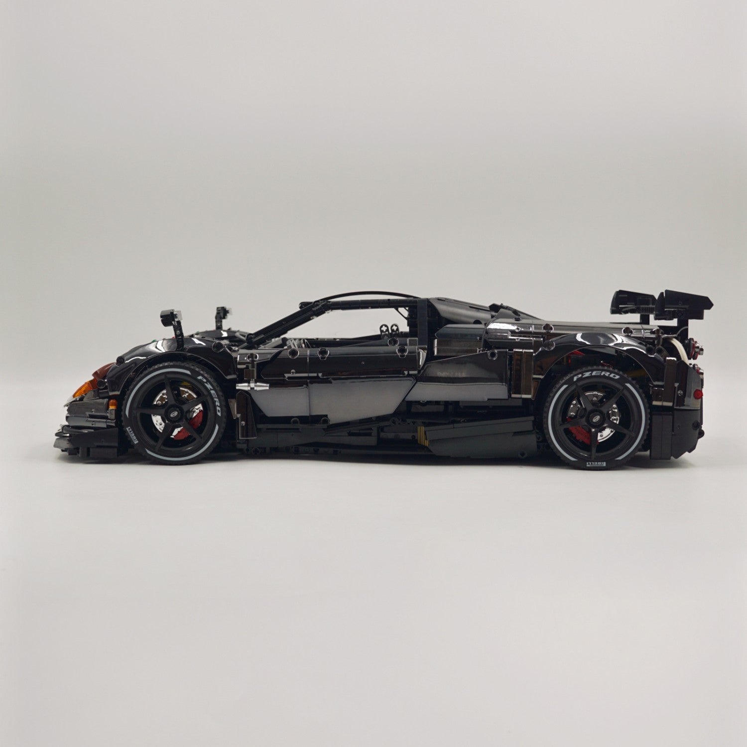 1: 8 Pagani Huayra BC Mirror Electroplating Customized Ultimate Edition (4708 Pcs)