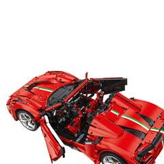 1:8 The Ultimate Ferrari F8 Convertible (3781 PCS)