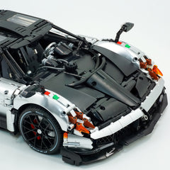 1:8 Pagani Huayra bañado en plata Ultimate Edition (4708 piezas)