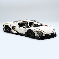1: 8 Alfa Romeo 33 Stradale Supercar, White Goddess Customized Version (3861 Pcs)