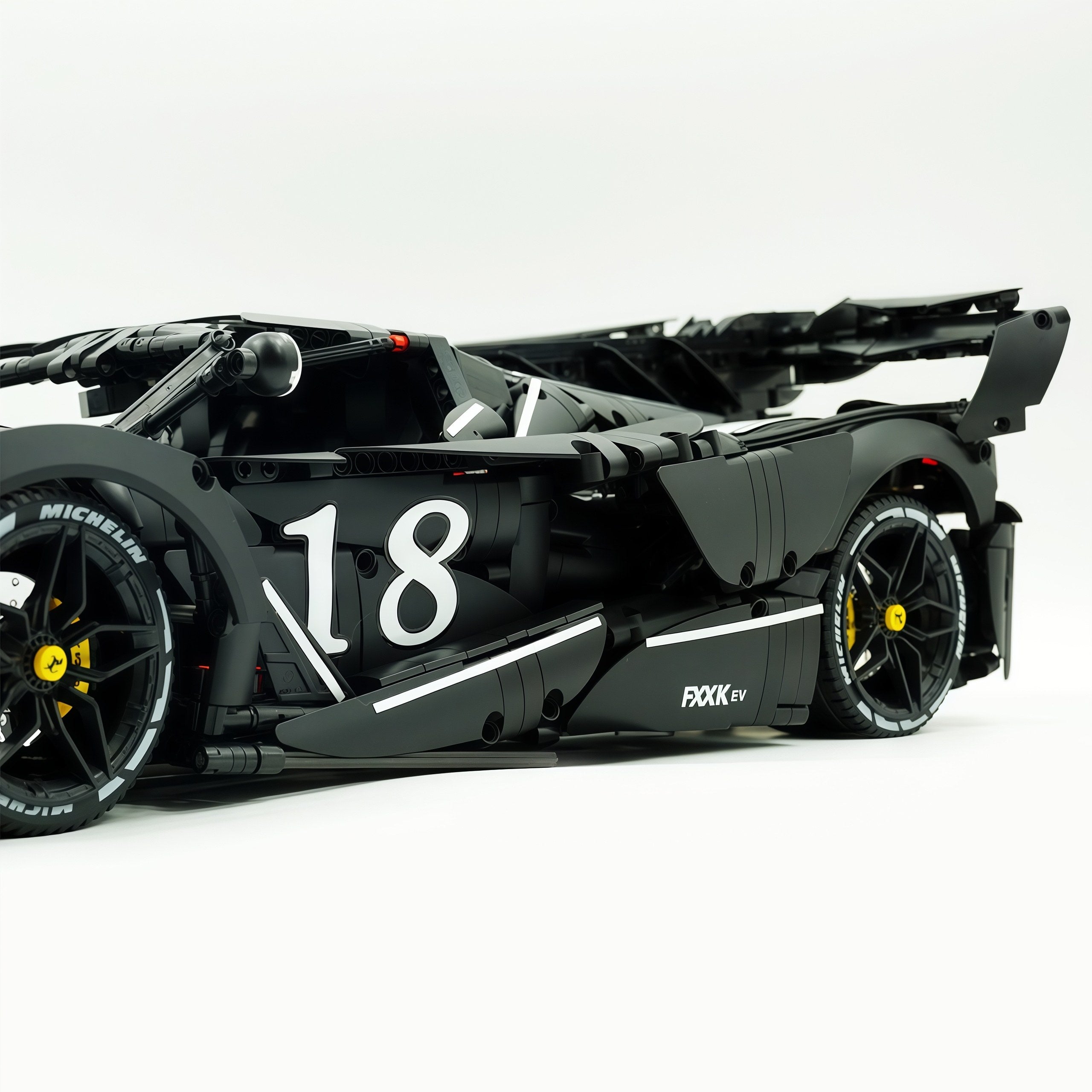 1: 8 LaFerrari FXXK EVO Custom Modified, Matte Black Paint, Oversized Rear Wing (4739 Pcs)
