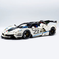 LaFerrari FXXK EVO a escala 1:8 | Edición personalizada con pintura en blanco perla (4580 piezas)