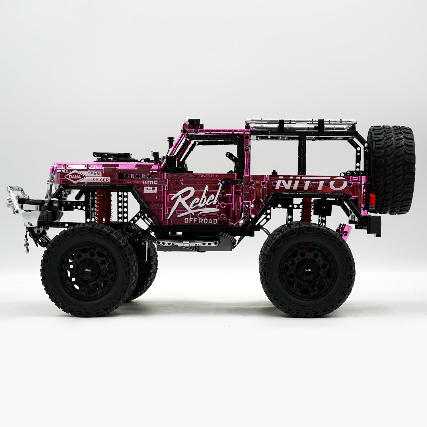 1: 6 Jeep Wrangler Off-Road Electroplating Pink Limited Edition (2121 PCS)