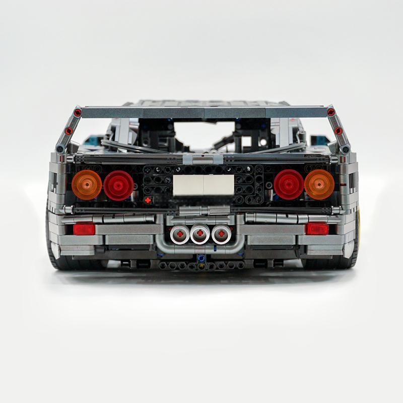 1:8 The Ultimate Ferrari F40 Supercar, RWB White Custom Edition (4026 PCS)
