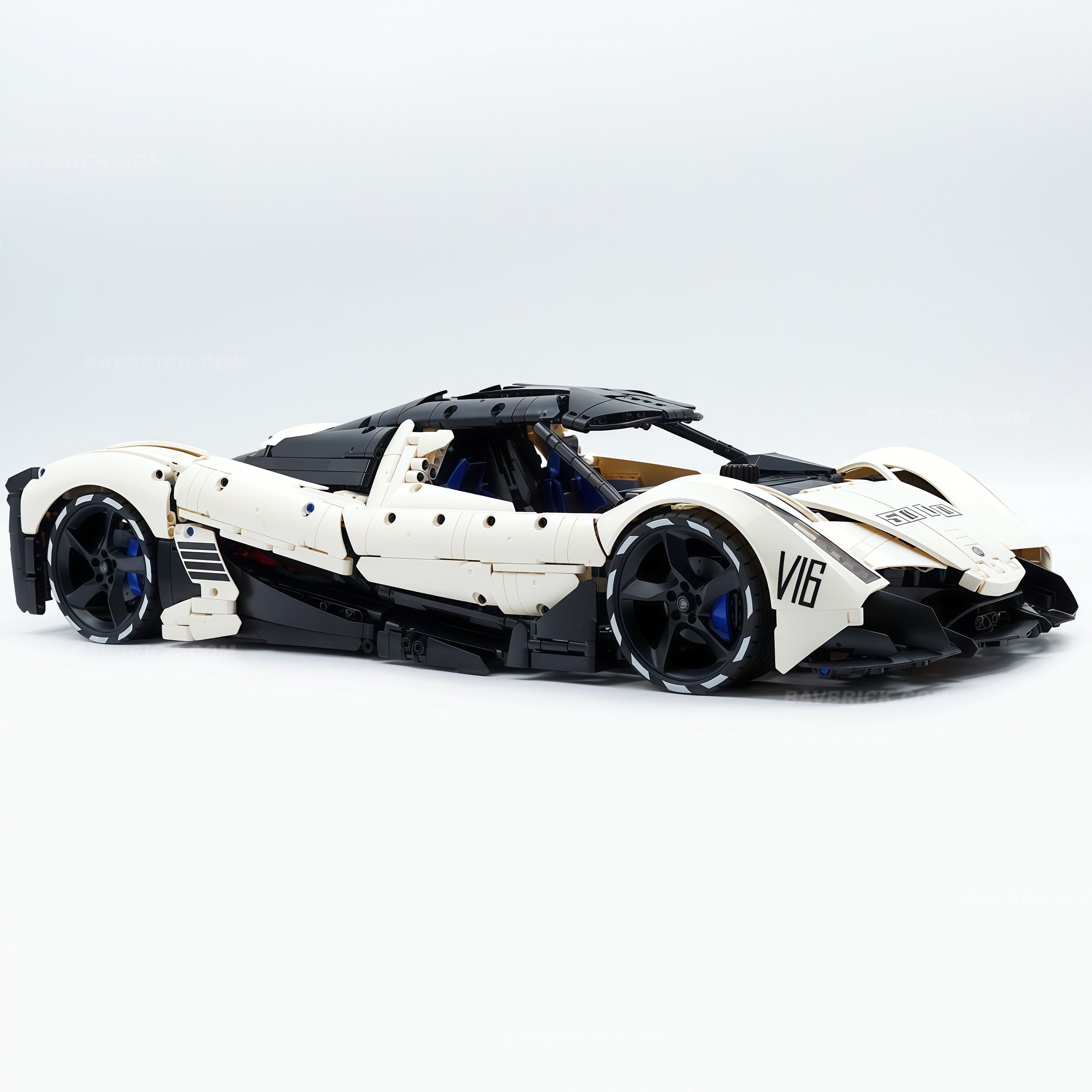 1:8 Devel sixteen V16 | Officially licensed (4016PCS) - BAV BRICK