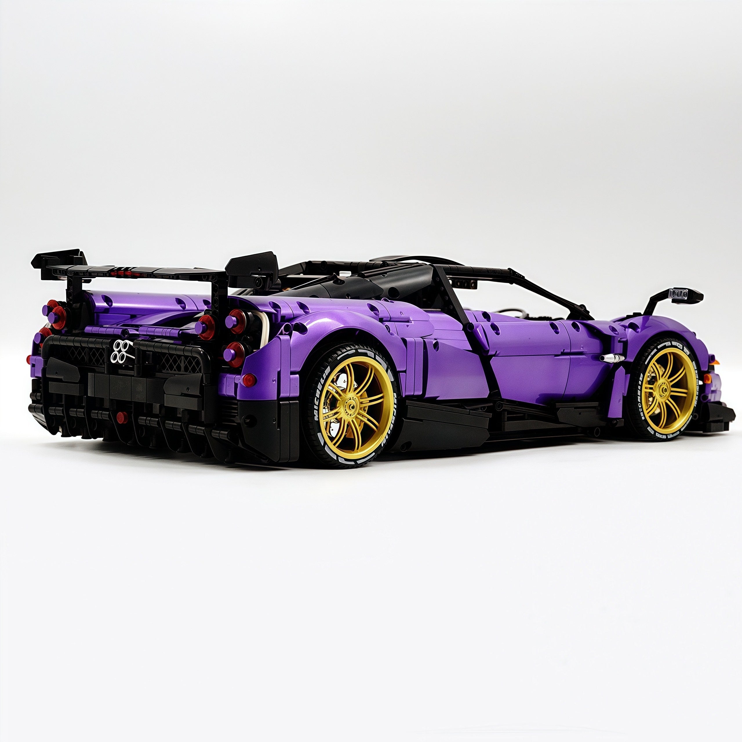 1: 8 Pagani Huayra BC Violet Paint finish Customized Ultimate Edition (4708 Pcs)