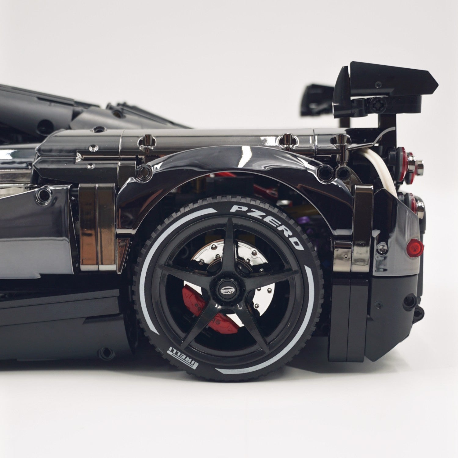 1: 8 Pagani Huayra BC Mirror Electroplating Customized Ultimate Edition (4708 Pcs)