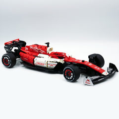 1:8 Alfa Romeo F1 Racing Car (1900+Pcs)