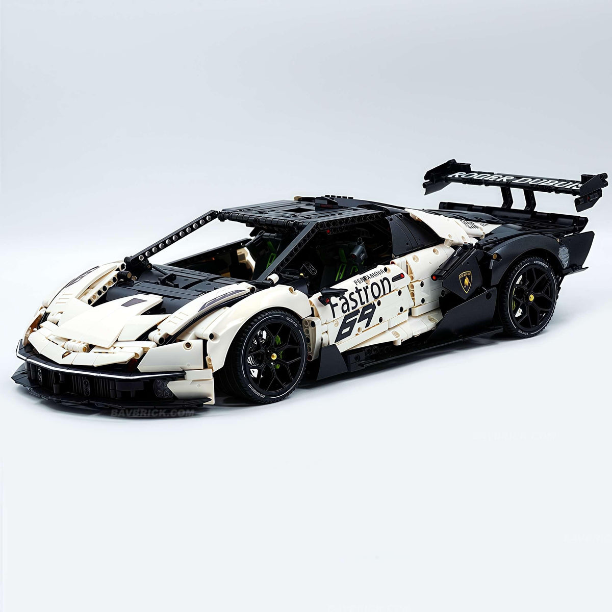 1: 8 The Ultimate Italian Track-Only V12 Hypercar, White Goddess Limited Edition (4100+PCS)